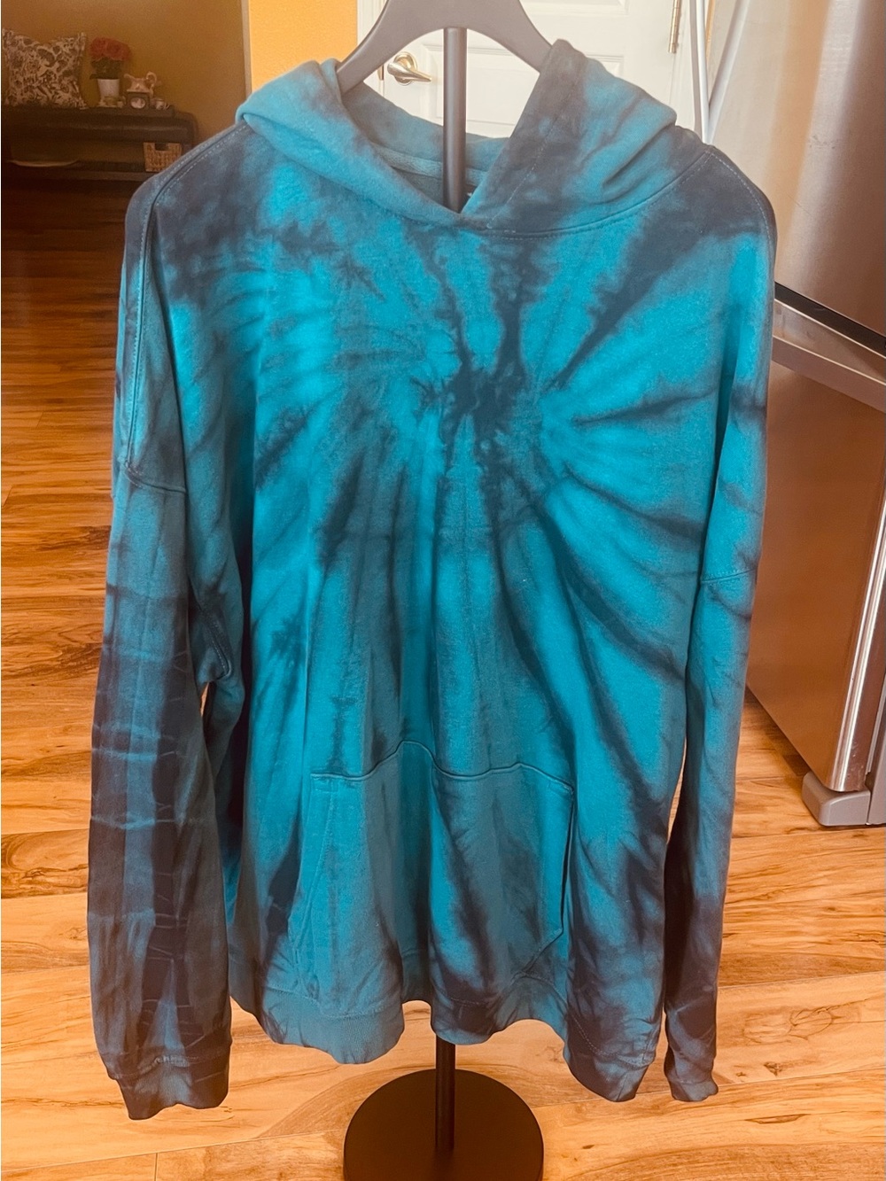 No Boundaries Teal Tie-Dye Pullover Hoodie -Size XL